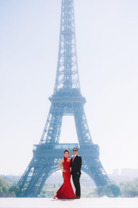 Shooting photo de couple Paris Pont Alexandre 3